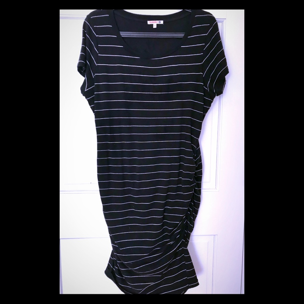 Sundry from Evereve Cotton Dress w/side ruching